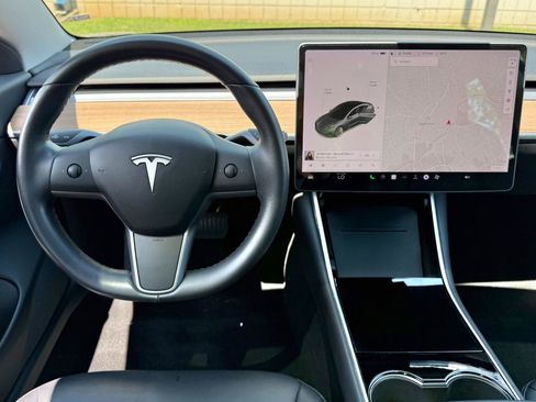 Used 2018 Tesla Model 3 Long Range AWD/4WD image 10