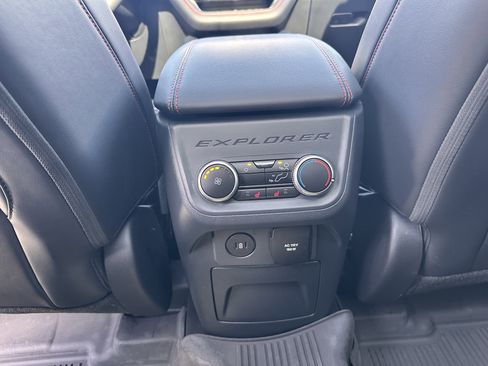 Used 2025 Ford Explorer ST image 25