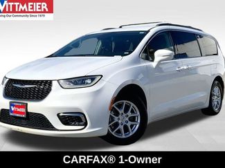 Used 2022 Chrysler Pacifica Touring-L FWD video 1