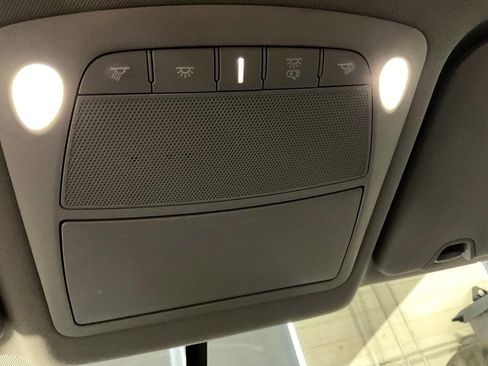 Used 2016 Nissan Rogue SV AWD/4WD image 23