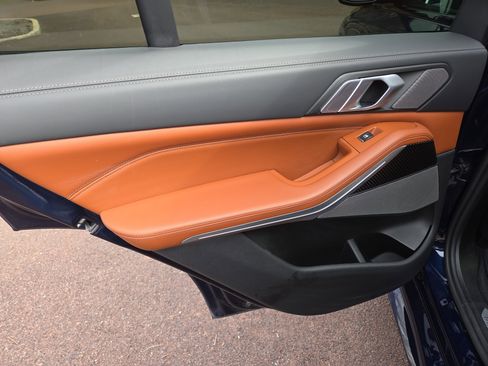 Used 2022 BMW X5 M50i image 21