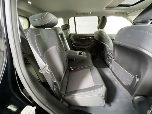 Used 2023 Jeep Grand Cherokee Laredo image 25