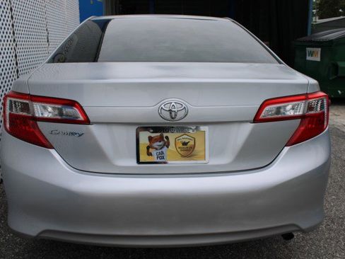 Used 2013 Toyota Camry L image 6