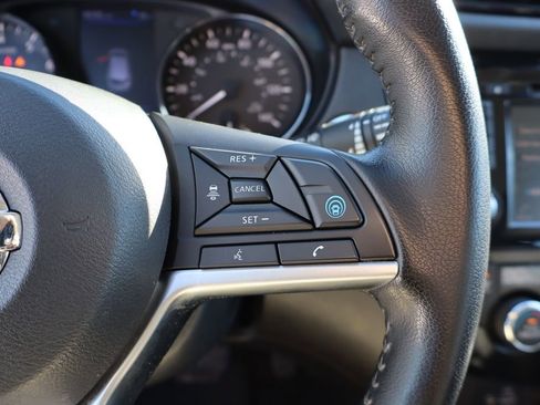 Used 2021 Nissan Rogue Sport SV w/ Technology Package image 17