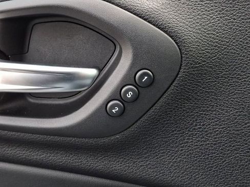 Used 2018 Jeep Cherokee Trailhawk w/ Quick Order Package 27L image 30