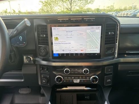 Used 2024 Ford F350 Lariat w/ Lariat Ultimate Package image 18