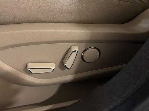 Used 2023 Lincoln Nautilus AWD w/ Premium Package image 17