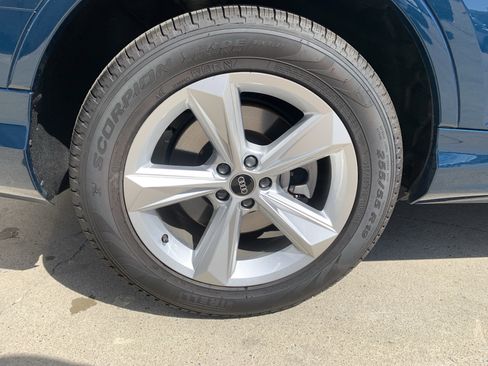 Used 2022 Audi Q7 Premium image 33