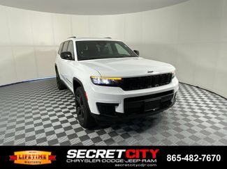 Used 2023 Jeep Grand Cherokee L Laredo AWD/4WD video 1