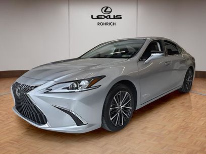 New 2025 Lexus ES 350 w/ Premium Package