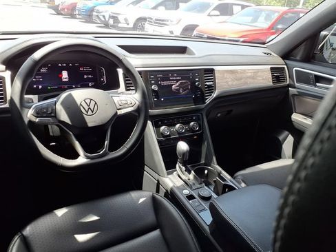 Used 2022 Volkswagen Atlas Cross Sport SE AWD/4WD image 7
