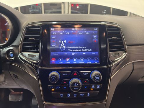 Used 2019 Jeep Grand Cherokee Limited X image 19