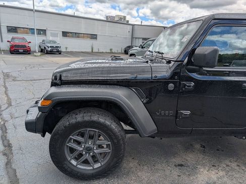 Used 2024 Jeep Wrangler Sport AWD/4WD image 2