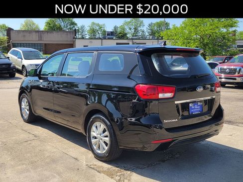 Used 2018 Kia Sedona L FWD image 3