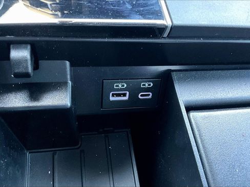 Used 2025 Toyota Tundra SR5 RWD image 18