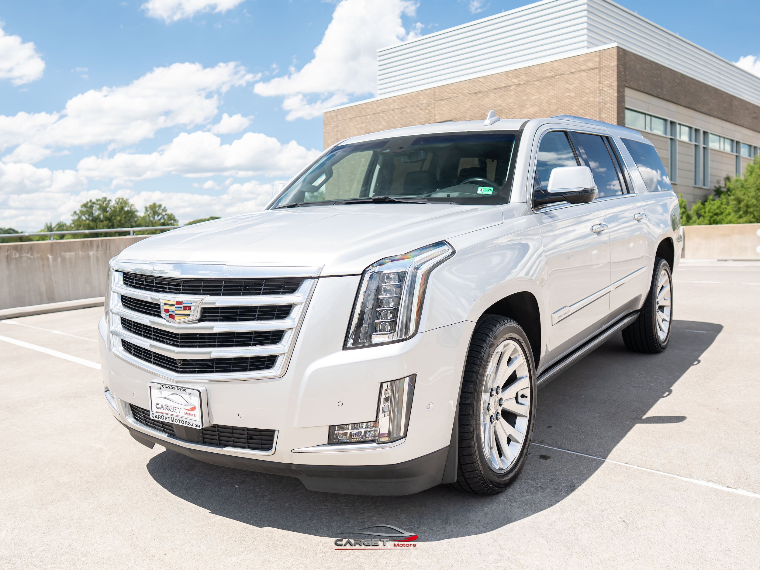 Used 2019 Cadillac Escalade ESV Premium Luxury AWD/4WD image 3