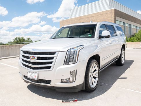Used 2019 Cadillac Escalade ESV Premium Luxury AWD/4WD image 3