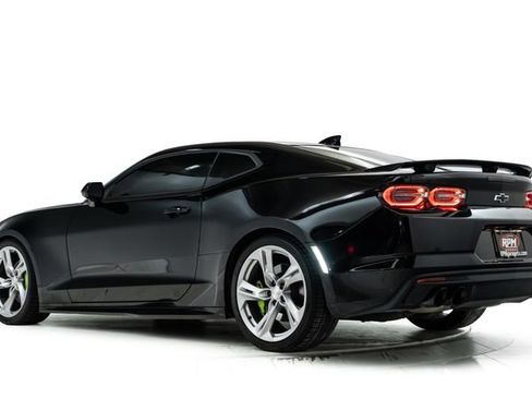 Used 2019 Chevrolet Camaro SS RWD image 10