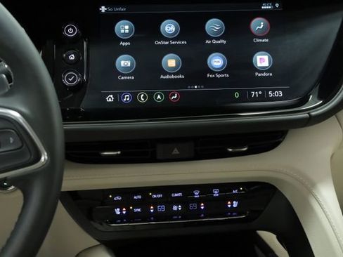 Used 2022 Buick Envision Avenir w/ Technology Package II image 16