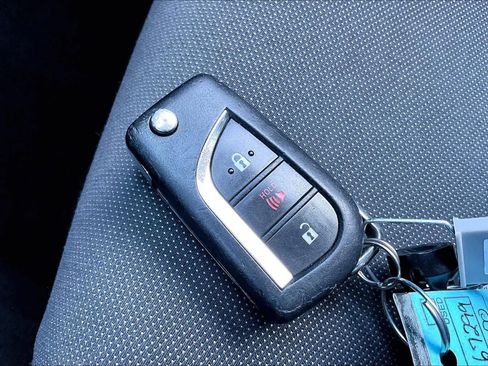 Used 2020 Toyota C-HR LE image 13