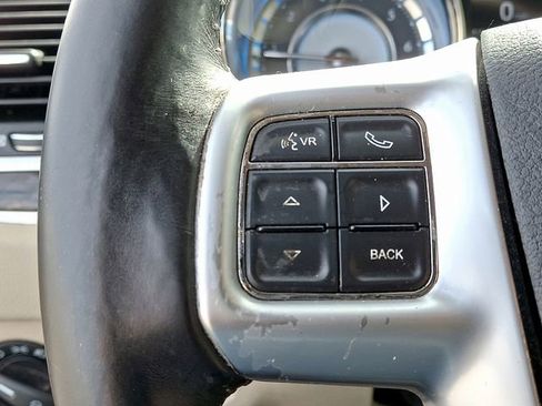 Used 2012 Chrysler 300 Limited RWD image 20