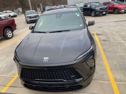 Used 2025 Buick Enclave Sport Touring image 2