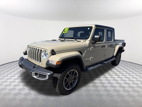 Used 2020 Jeep Gladiator Overland w/ Popular Equipment Package image 3