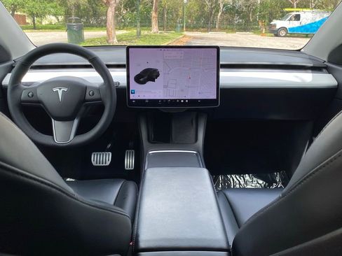 Used 2021 Tesla Model Y Performance image 20