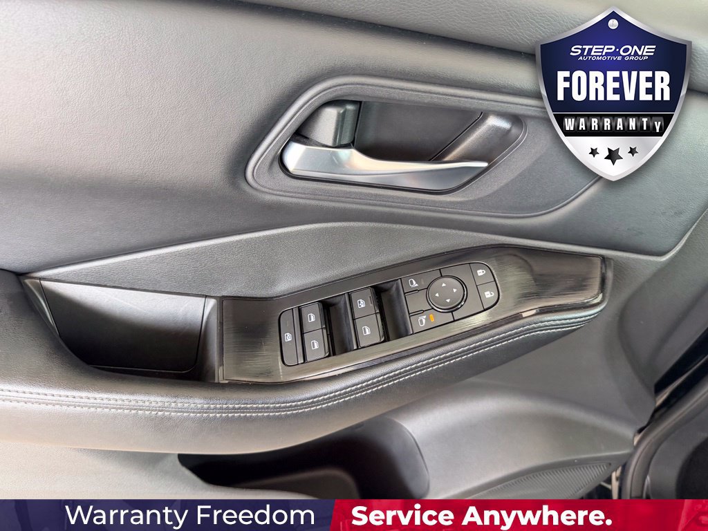 Used 2024 Nissan Rogue SV AWD/4WD image 11