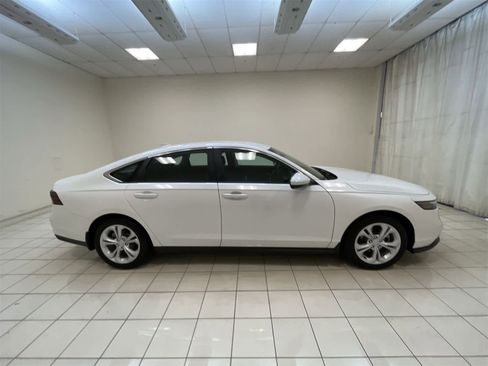 Certified 2025 Honda Accord LX image 24