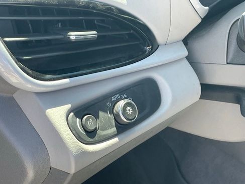 Used 2016 Chevrolet Volt LT w/ Comfort Package image 5