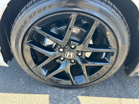 Used 2025 Honda Civic Sport image 25
