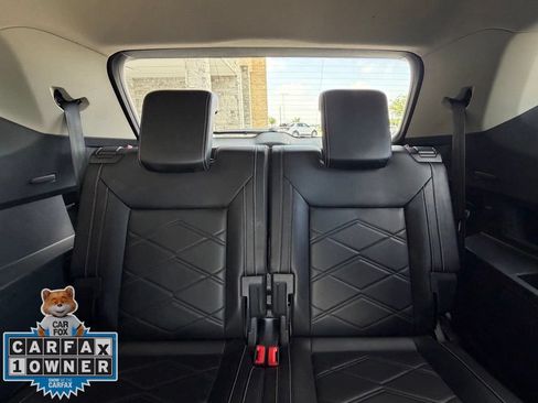 Used 2024 Volkswagen Atlas SE w/ Panoramic Sunroof Package FWD image 24