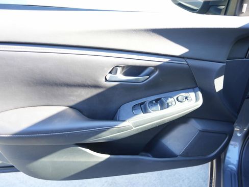 Used 2020 Nissan Sentra S image 11