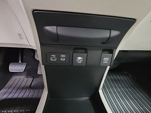 New 2026 Honda Odyssey Touring image 21