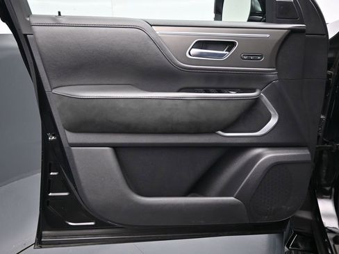 Used 2025 INFINITI QX80 Luxe AWD/4WD image 10