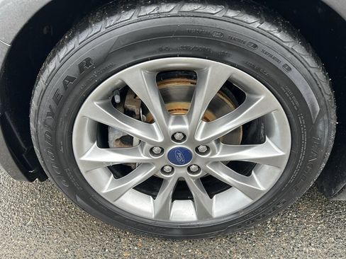 Used 2017 Ford Fusion SE image 7