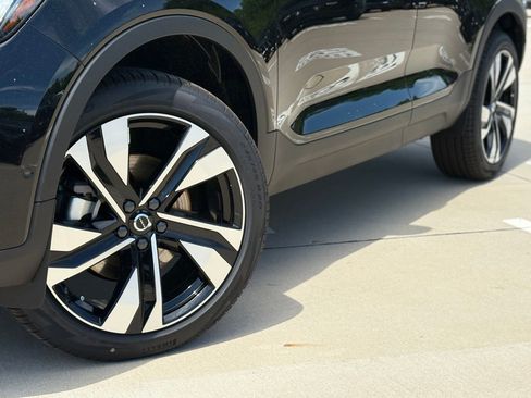 New 2026 Volvo XC40 B5 Ultra w/ Climate Package image 10