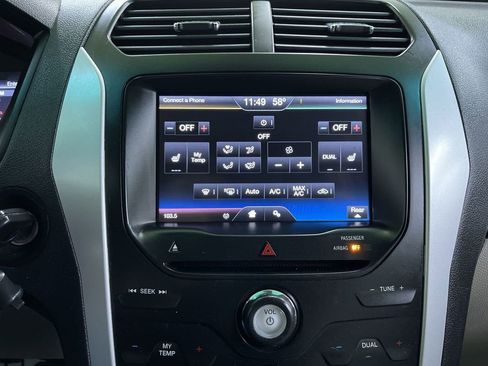 Used 2013 Ford Explorer XLT image 21