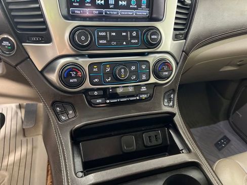 Used 2019 Chevrolet Suburban Premier image 21