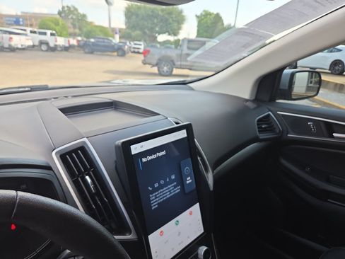 Used 2022 Ford Edge SEL w/ Convenience Package AWD/4WD image 10