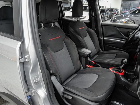 Used 2017 Jeep Renegade Trailhawk image 38