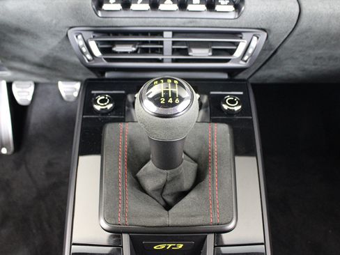 Used 2024 Porsche 911 GT3 RWD image 38