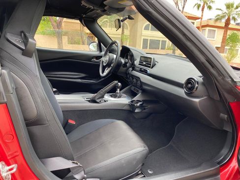 Used 2016 MAZDA MX-5 Miata Sport RWD image 40
