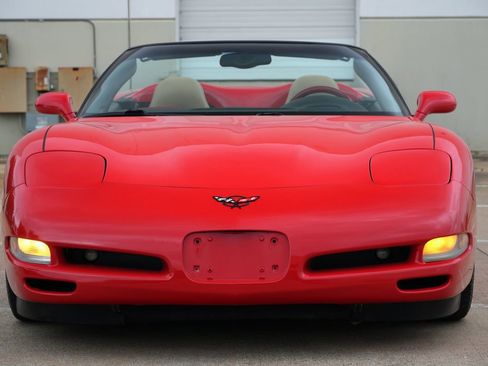 Used 2004 Chevrolet Corvette Convertible w/ Preferred Equipment Group RWD image 15