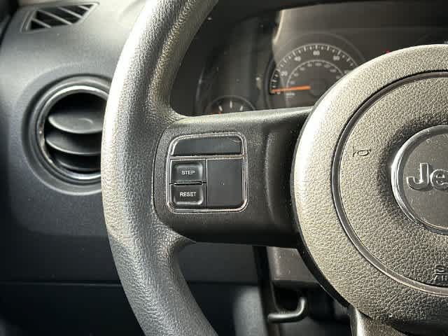 Used 2016 Jeep Patriot Sport w/ Power Value Group AWD/4WD image 8