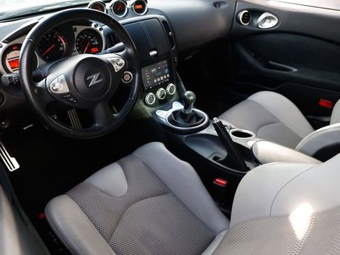 Used 2010 Nissan 370Z Touring image 6