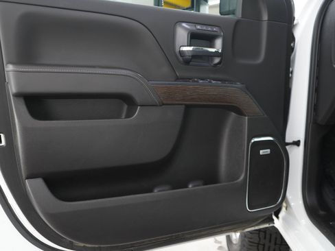Used 2019 GMC Sierra 2500 Denali AWD/4WD image 17