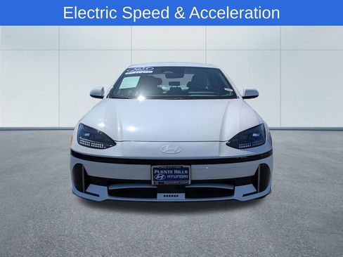 Used 2025 Hyundai Ioniq 6 SEL RWD image 2