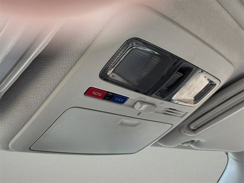 Used 2017 Subaru Forester 2.5i Premium w/ All-Weather Package image 32